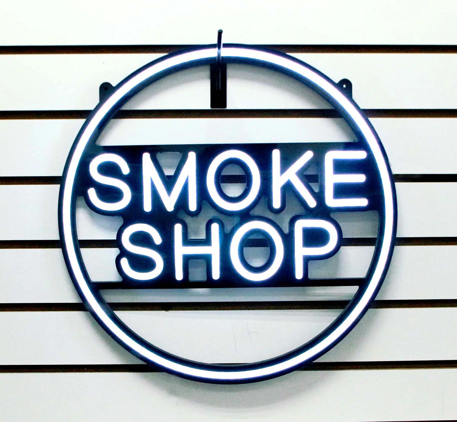 SS-NS-003 Smoke Shop – LED Sign