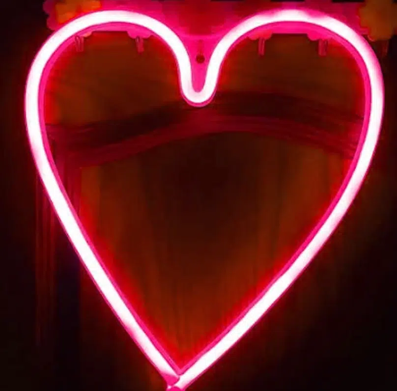 SNL-010R – Small Neon Hanging Light – Heart Sign Red