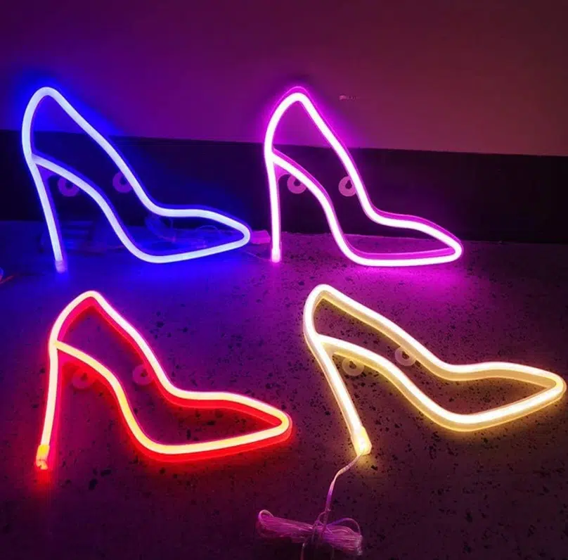 SNL-013 – Small Neon Hanging Light – High Heels WC