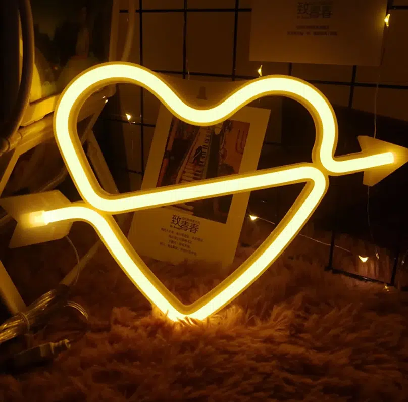 SNL-017WC – Small Neon Hanging Light – Heart & Arrow Warm Color